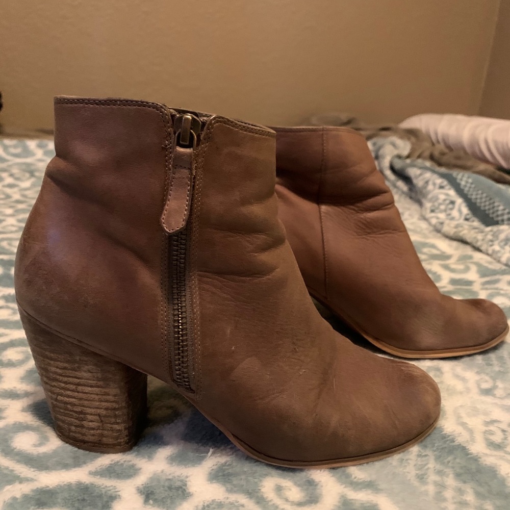 👢Tan leather booties